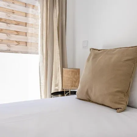 شقة Alcantara Charm 3br