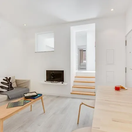 דירה Alcantara Charm 3br ליסבון